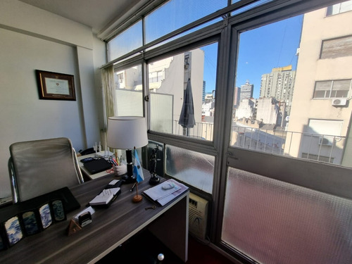 Imagen 2 de 6 de Oportunidad! Por Viaje Al Exterior// Venta Oficina Microcentro