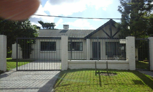 Casa Chalet, Pinares Punta Del Este 4 Cuartos Y 4 Baños