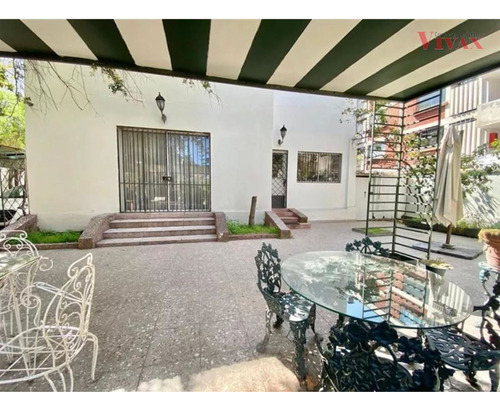 Casa En Arriendo De 6 Dorm. En Providencia
