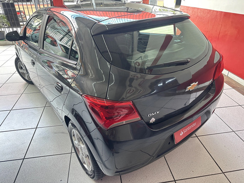 Chevrolet Onix 1.4 MPFI LT 8V FLEX 4P MANUAL