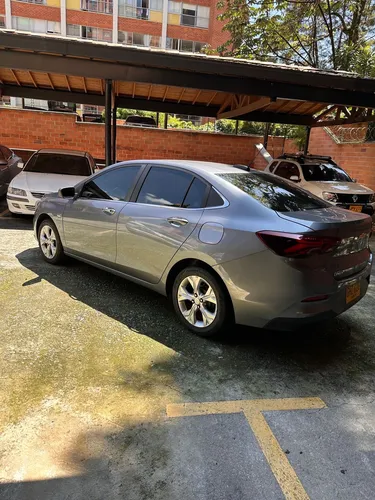 Chevrolet Onix 1.0T Premier Sedan At