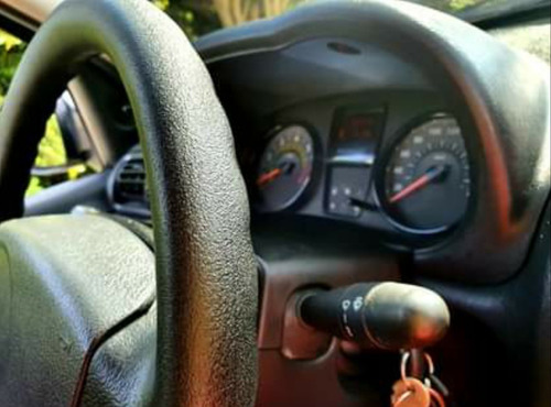 Imagem 10 de 15 de Renault Clio 2014 1.0 16v Authentique Hi-power 3p