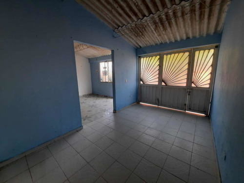 Imagen 18 de 21 de Casa De 3 Habitaciones Un Baño, Garaje Amplio. Barrio La Reliquia