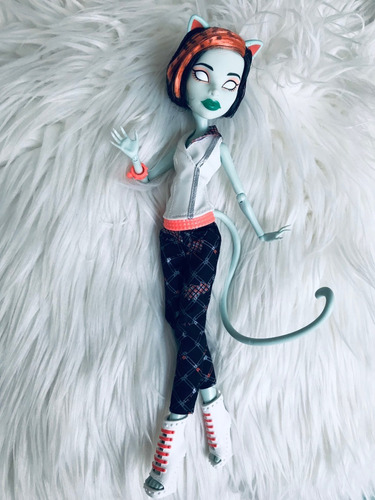 Monster High Scarah Screams