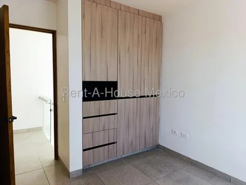 Zákia, Renta - Casa Con Cuarto De Tv, 3 Recámaras, Amenidades