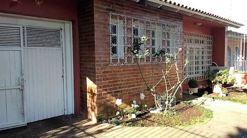 Casa Em Camaquã Com 3 Dormitórios - Lu266235
