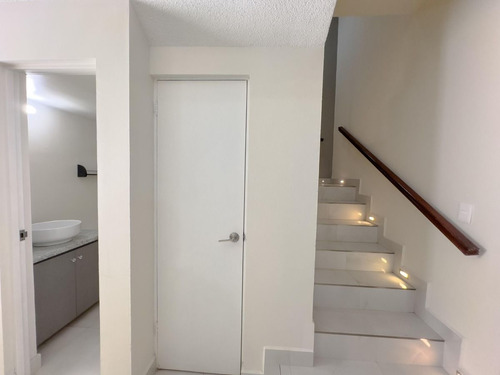 Hermosa Casa En Renta Completamente Equipada, Ubicada Al Poniente De La Ciudad