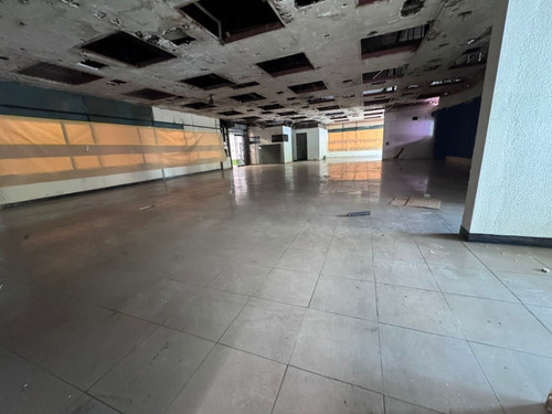 Se Alquila Local Comercial 416m2 Las Mercedes