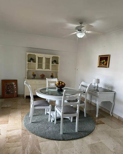 Alquilo Apto Amueblado En Gazcue, 2 Habs., 140 Mts.2, Balcon, 5to Piso, Torre Hilda Maria