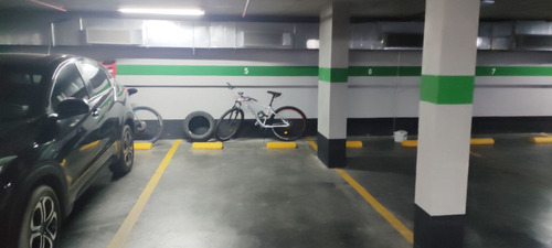 Venta Cochera Edificio View Libertador