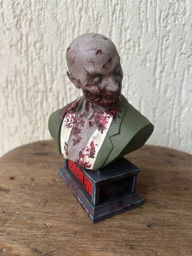 Action Figure Boneco Busto First Zombie Resident Evil Remake