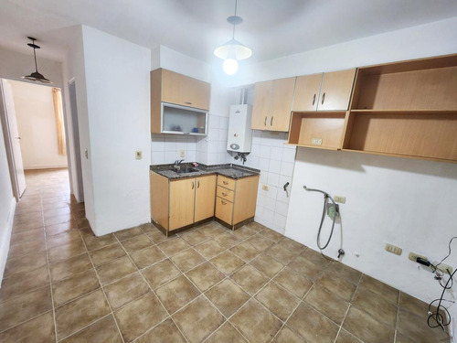 Venta Departamento Amplio Balcón Al Frente. 1 Piso Escalera Ideal Renta Alquilado Rosario