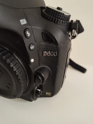 Nikon D600 Réflex Profesional - Cámara Digital - Fx Negro (Usado)