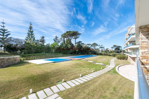 Imagen 2 de 25 de Venta Apartamento 1 Dormitorio En Playa Brava A 100 Mtrs Del Mar