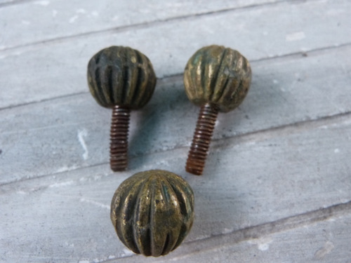 3 Antiguas Patas De Bronce 2,2 Diam X 2 Alto - Pesan 150 Grs (Usado)