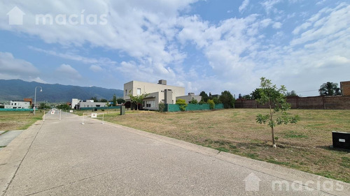 Lote En B° Cerrado Quinta Azucena Yerba Buena. Financiación