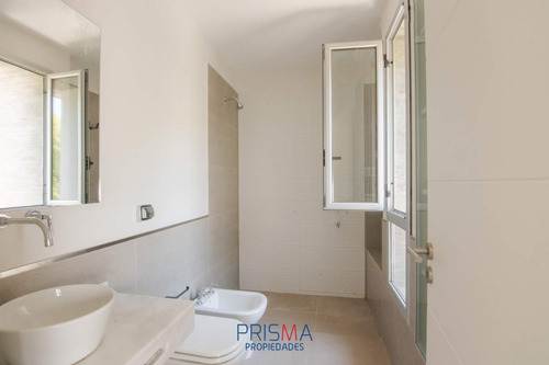 Imagen 17 de 24 de Dúplex Housing Chacritas. Dormitorios En Planta Baja Y Planta Alta