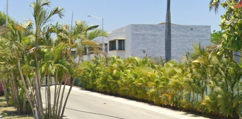 Casa En Remate Bancario En C. Federación, Los Tamarindos, Ixtapa, Jal., México (60% Descuento, Excelente Plusvalía) ¡gran Oportunidad De Inversión! - Sk12