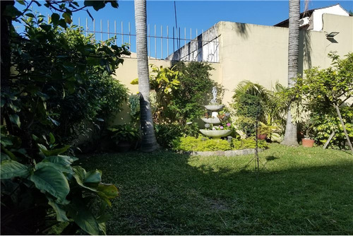 Casa 5 Ambientes - Terreno U.s.a.b. 2 Saavedra Dot