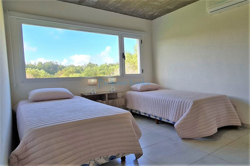 Costa Esmeralda Venta Casa Barrio Residencial 0100 Piscina