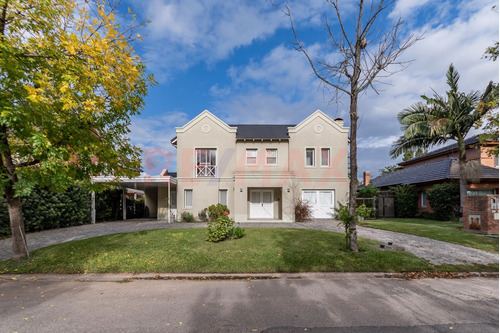 Venta Casa En Barrio Septiembre Escobar 