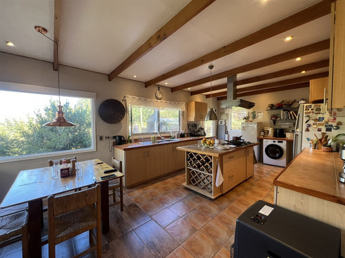 Casa En Venta De 5 Dorm. En Lo Barnechea