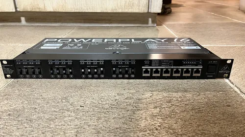 Behringer Powerplay 16 P16-i 110v/220v | MercadoLivre