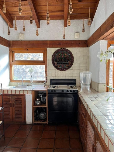 Casa Con Increíble Vista Al Lago En El Escondrijo
