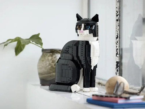 Lego 21349 Ideas Tuxedo Cat