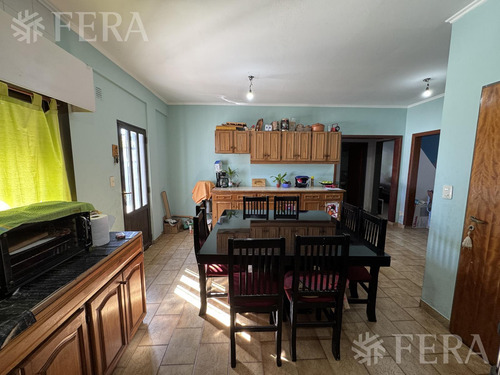 Venta Casa 4 Ambientes Con Galpón En Llavallol