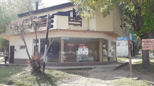 Local Sobre Avenida Con Vivienda Amplia 