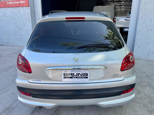 Imagen 3 de 13 de Peugeot 207 2011 1.9 Sedan Xs