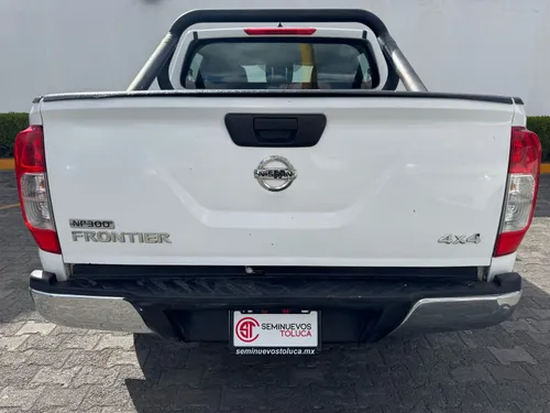 Nissan Np300 2020