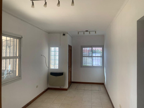 Imagen 3 de 10 de Departamento En Planta Baja Con Acceso Independiente