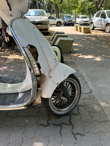 Scooter Beta Arrow Tempo 150 Blanca 32.000kms