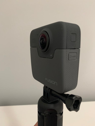 Câmera Gopro Fusion 360° Com Cartões Sandisk.