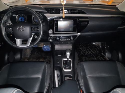 Imagem 9 de 11 de Toyota Hilux 2017 2.8 Tdi Srv Cab. Dupla 4x4 Aut. 4p