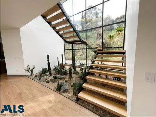Hermosa Casa Moderna En El Escobero(mls#242569)