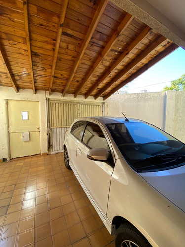 Bajo De Precio! Oportunidad! Venta De Casa Lote Propio 3 Ambientes, 2 Dormitorios, Garage, Terraza, Jardin. Ubicado En Bermúdez 1700 - Villa Devoto. Capital Federal