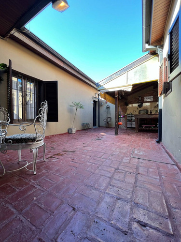 Imagen 25 de 30 de Casa En Venta En Castelar Sur Divina