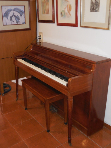 Piano Wurlitzer Con Banquillo En Excelentes Condiciones (Usado)