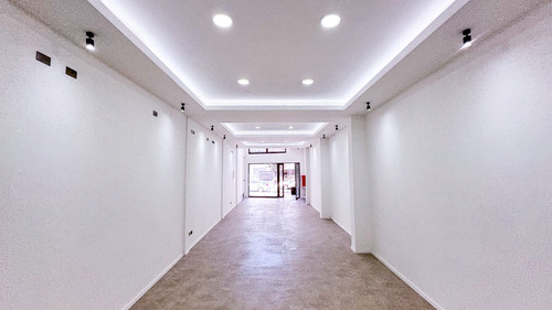 Arriendo De Moderno Local En Pleno Centro De Los Ángeles