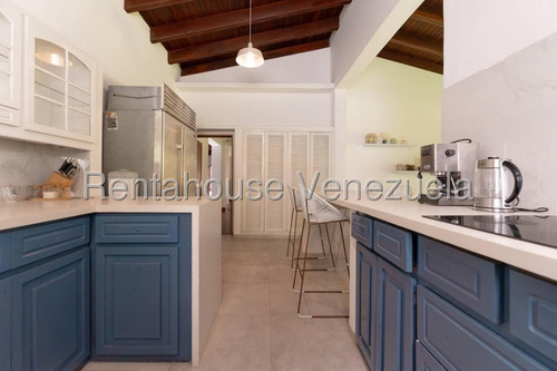 LG Vendo Hermosa Casa En La Urb. La Lagunita (2 Casas En 1 )