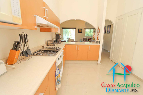Cad Diamante Lakes Rubí 319. Terraza Con Vista A La Alberca Y Áreas Comunes