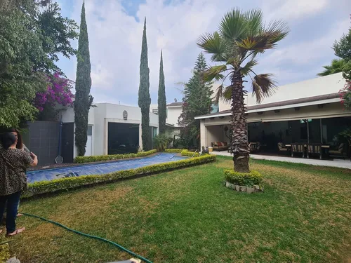 Casa Con Alberca En Venta En San Martinito, Frente A La Vista