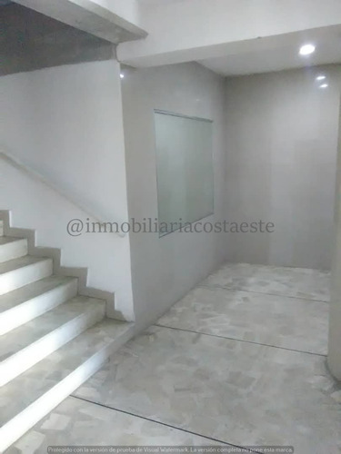 Imagen 8 de 8 de Alquiler Oficina En Catia La Mar Ref 450