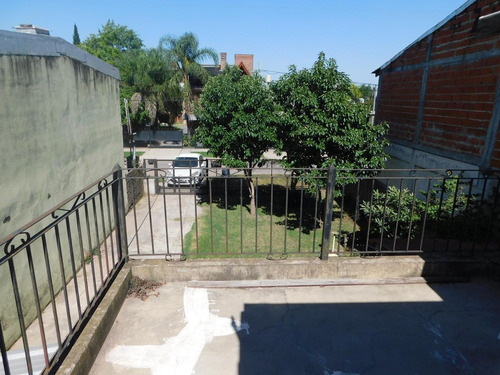 Imagen 8 de 13 de Casa En Venta - Moreno