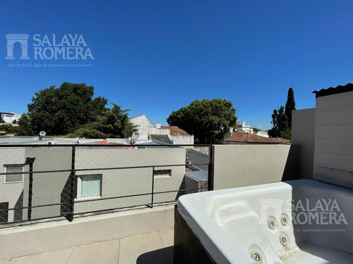 Venta- Duplex En Complejo -olivos 4 Ambientes Con Cochera Cubierta