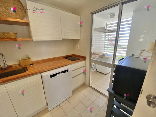 Apartamento En Venta 2 Dormitorios 2 Baños 1 En Suite En Torre Marina I