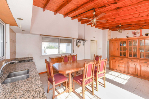 Venta Casa 5 Ambientes Con Cochera Versalles